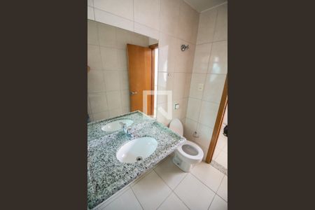 Casa à venda com 200m², 4 quartos e 4 vagasBanheiro Social