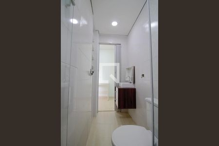 Banheiro  de kitnet/studio para alugar com 1 quarto, 21m² em Jardim Maria Duarte, São Paulo