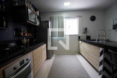 Casa de condomínio à venda com 700m², 3 quartos e 2 vagas Casa de condomínio à venda com 700m², 3 quartos e 2 vagasCozinha