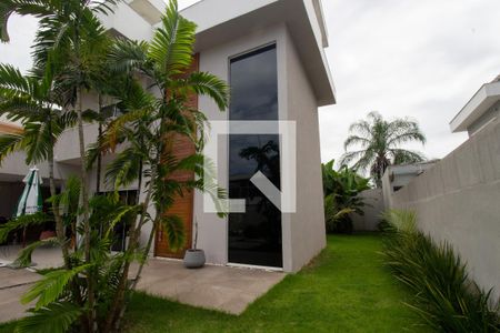 Casa de condomínio à venda com 700m², 3 quartos e 2 vagas Casa de condomínio à venda com 700m², 3 quartos e 2 vagasQuintal