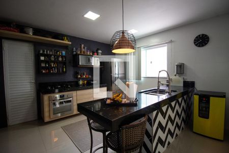 Casa de condomínio à venda com 700m², 3 quartos e 2 vagas Casa de condomínio à venda com 700m², 3 quartos e 2 vagasCozinha