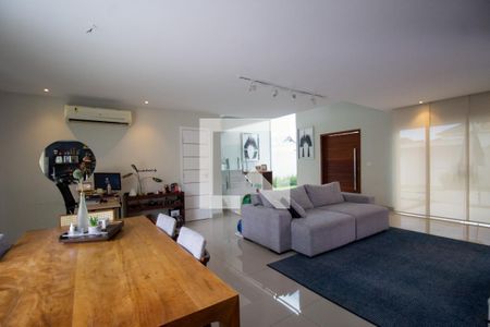 Sala de casa de condomínio à venda com 3 quartos, 700m² em Vargem Pequena, Rio de Janeiro