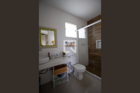 Banheiro da Suíte 1 de casa de condomínio à venda com 3 quartos, 700m² em Vargem Pequena, Rio de Janeiro