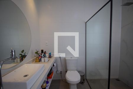 Casa de condomínio à venda com 700m², 3 quartos e 2 vagas Casa de condomínio à venda com 700m², 3 quartos e 2 vagasBanheiro da Suíte 2