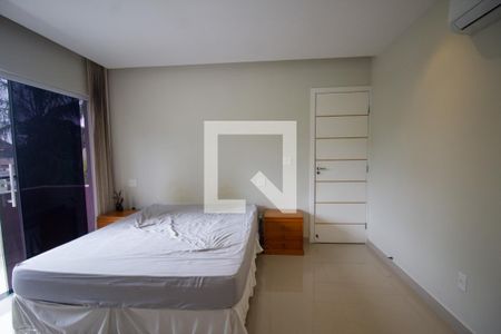 Casa de condomínio à venda com 700m², 3 quartos e 2 vagas Casa de condomínio à venda com 700m², 3 quartos e 2 vagasSuíte 2