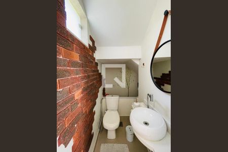 Casa de condomínio à venda com 700m², 3 quartos e 2 vagas Casa de condomínio à venda com 700m², 3 quartos e 2 vagasLavabo