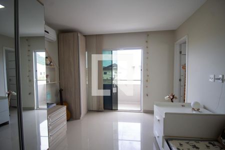 Suíte 1 de casa de condomínio à venda com 3 quartos, 700m² em Vargem Pequena, Rio de Janeiro