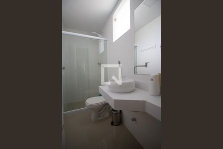 Casa de condomínio à venda com 700m², 3 quartos e 2 vagas Casa de condomínio à venda com 700m², 3 quartos e 2 vagasBanheiro da Suíte 3