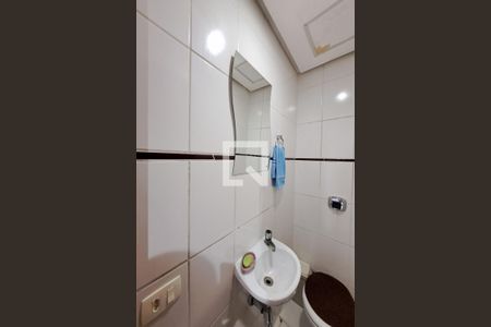 Lavabo de apartamento para alugar com 2 quartos, 180m² em Del Castilho, Rio de Janeiro