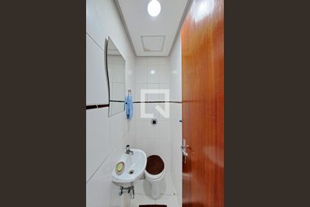 Lavabo de apartamento para alugar com 2 quartos, 180m² em Del Castilho, Rio de Janeiro