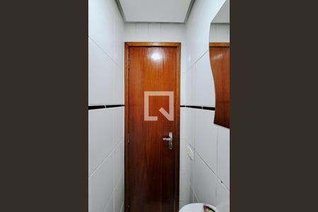 Lavabo de apartamento para alugar com 2 quartos, 180m² em Del Castilho, Rio de Janeiro