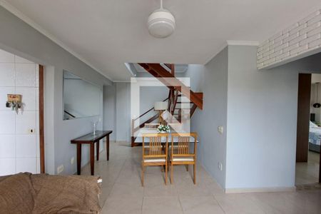 Sala de apartamento para alugar com 2 quartos, 180m² em Del Castilho, Rio de Janeiro