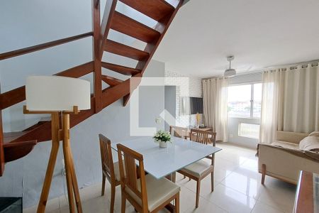 Sala de apartamento para alugar com 2 quartos, 180m² em Del Castilho, Rio de Janeiro