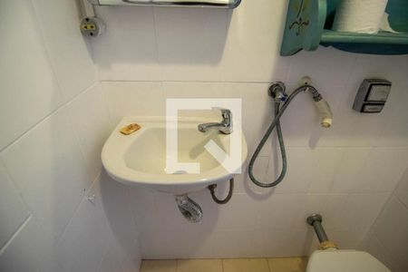 Apartamento para alugar com 108m², 2 quartos e sem vaga Apartamento para alugar com 108m², 2 quartos e sem vagaBanheiro de Serviço