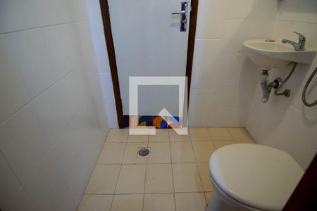 Apartamento para alugar com 108m², 2 quartos e sem vaga Apartamento para alugar com 108m², 2 quartos e sem vagaBanheiro de Serviço