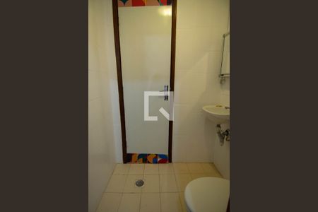 Apartamento para alugar com 108m², 2 quartos e sem vaga Apartamento para alugar com 108m², 2 quartos e sem vagaBanheiro de Serviço
