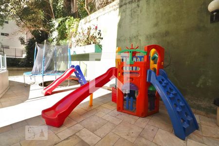 Apartamento para alugar com 216m², 3 quartos e 2 vagasÁrea comum - Playground