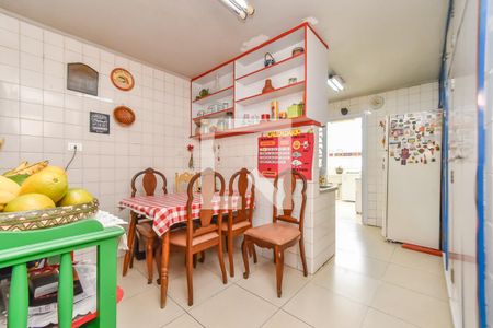 Apartamento para alugar com 216m², 3 quartos e 2 vagasCopa