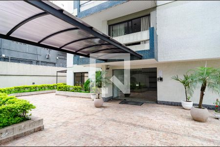 Apartamento à venda com 100m², 3 quartos e 2 vagasEntrada