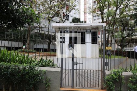 Apartamento para alugar com 124m², 3 quartos e 1 vaga Apartamento para alugar com 124m², 3 quartos e 1 vagaFachada