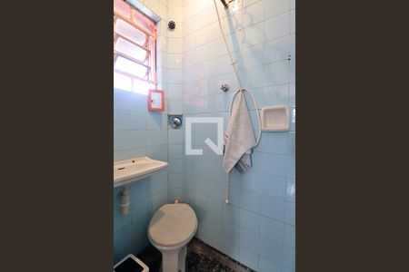 Casa à venda com 250m², 3 quartos e 2 vagasBanheiro de serviço