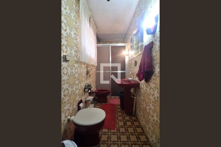 Casa à venda com 250m², 3 quartos e 2 vagasBanheiro