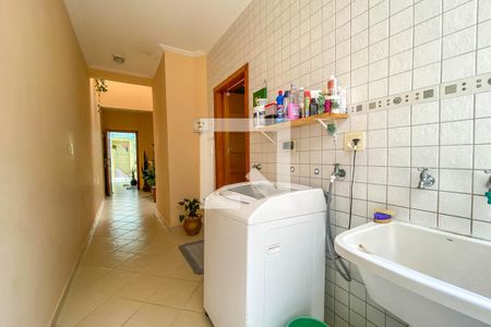 Casa à venda com 272m², 4 quartos e 3 vagas Casa à venda com 272m², 4 quartos e 3 vagasÁrea de Serviço