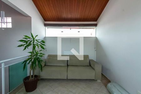 Casa à venda com 272m², 4 quartos e 3 vagas Casa à venda com 272m², 4 quartos e 3 vagasSótão