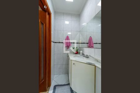 Casa à venda com 272m², 4 quartos e 3 vagas Casa à venda com 272m², 4 quartos e 3 vagasBanheiro da Suíte 1