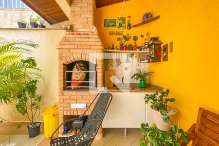 Casa à venda com 272m², 4 quartos e 3 vagas Casa à venda com 272m², 4 quartos e 3 vagasQuintal e Churrasqueira