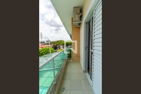 Casa à venda com 272m², 4 quartos e 3 vagas Casa à venda com 272m², 4 quartos e 3 vagasVaranda da Suíte 1