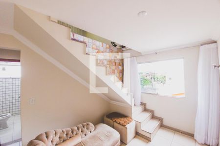 Apartamento à venda com 133m², 2 quartos e 2 vagas Apartamento à venda com 133m², 2 quartos e 2 vagasEscada