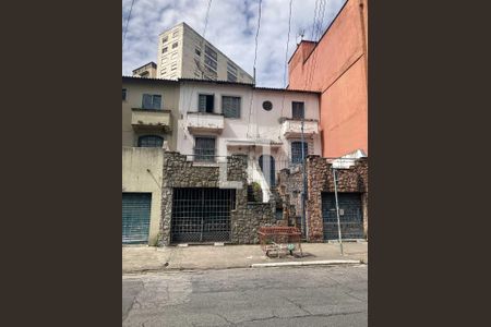 Casa à venda com 150m², 2 quartos e 1 vaga Casa à venda com 150m², 2 quartos e 1 vagaFachada