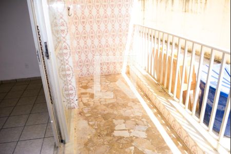 Sala com varanda de apartamento para alugar com 3 quartos, 115m² em Costa Azul, Salvador