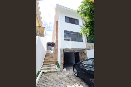 Fachada de casa à venda com 3 quartos, 200m² em Parque Jabaquara, São Paulo