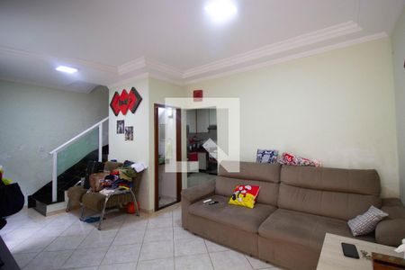 Sala de casa à venda com 3 quartos, 75m² em Vila Regina, São Paulo