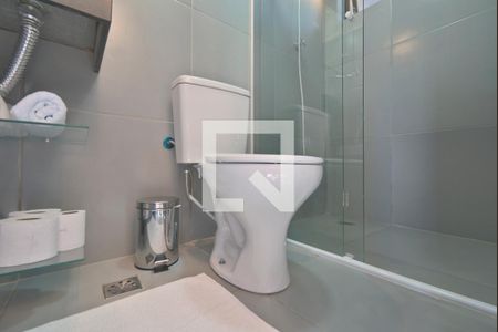 Studio para alugar com 30m², 1 quarto e 1 vaga Studio para alugar com 30m², 1 quarto e 1 vagaBanheiro