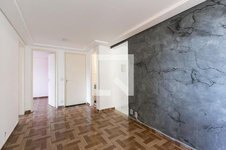 Sala de apartamento para alugar com 3 quartos, 57m² em Vila Carmosina, São Paulo