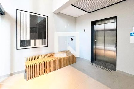 Apartamento à venda com 27m², 1 quarto e sem vaga Apartamento à venda com 27m², 1 quarto e sem vagaHall