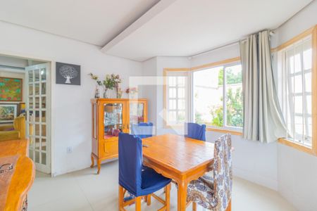 Sala 3 de casa à venda com 4 quartos, 256m² em Niterói, Canoas