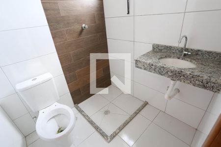 Casa de condomínio à venda com 64m², 2 quartos e 1 vagaBanheiro da Suíte 1