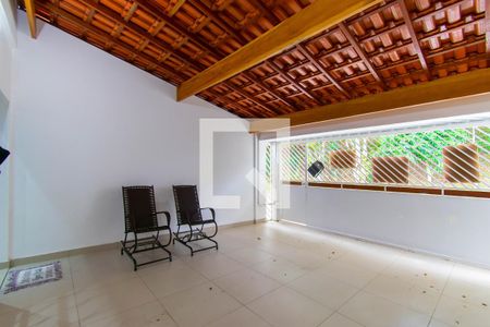 Casa à venda com 274m², 2 quartos e 2 vagasGaragem