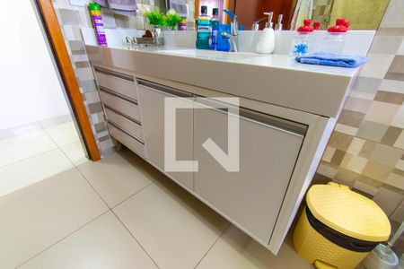 Casa à venda com 274m², 2 quartos e 2 vagasBanheiro 1