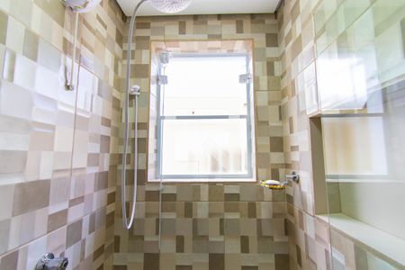 Casa à venda com 274m², 2 quartos e 2 vagasBanheiro 2