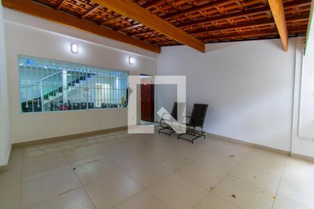 Casa à venda com 274m², 2 quartos e 2 vagasGaragem