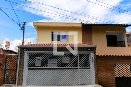 Casa à venda com 274m², 2 quartos e 2 vagasFachada