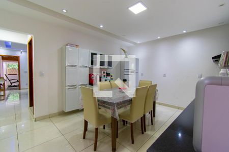 Casa à venda com 274m², 2 quartos e 2 vagasCozinha