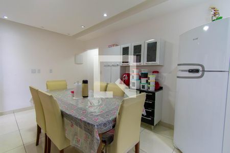 Casa à venda com 274m², 2 quartos e 2 vagasCozinha