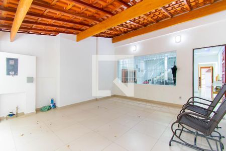 Casa à venda com 274m², 2 quartos e 2 vagasGaragem