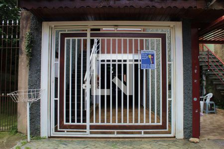 Casa à venda com 240m², 3 quartos e 4 vagasFachada